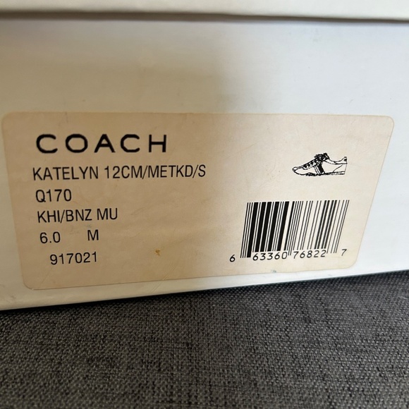Coach Women’s Katelyn Monogram sneakers in a size 6M - Picture 10 of 10